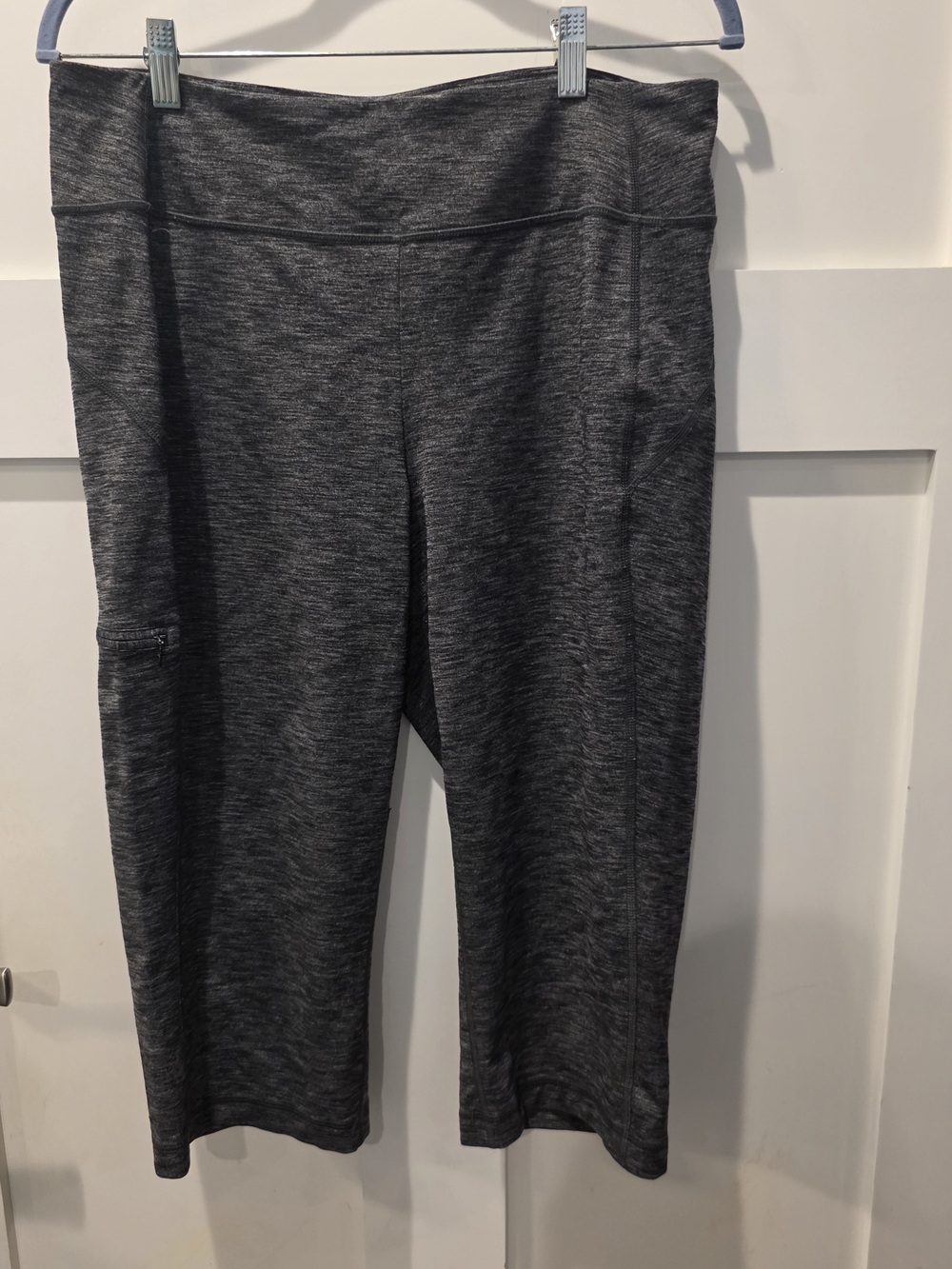 Duluth NoGA Pants Womens Medium Gray Capris Classic Cropped Active Hiking